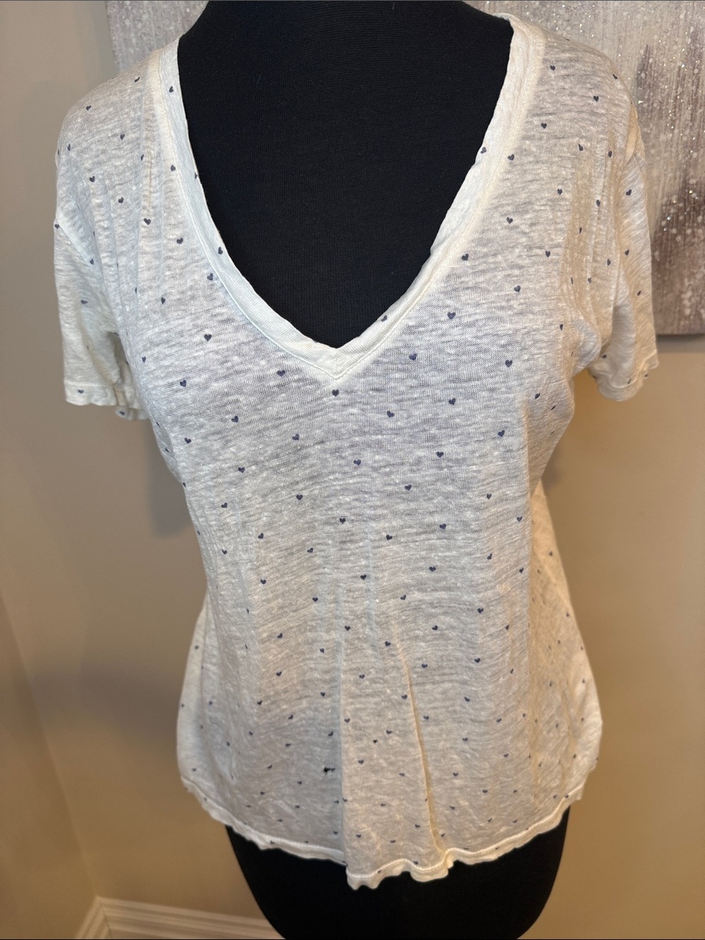 Women’s White V-Neck Short Sleeve Top with Blue Heart Dot Print size small